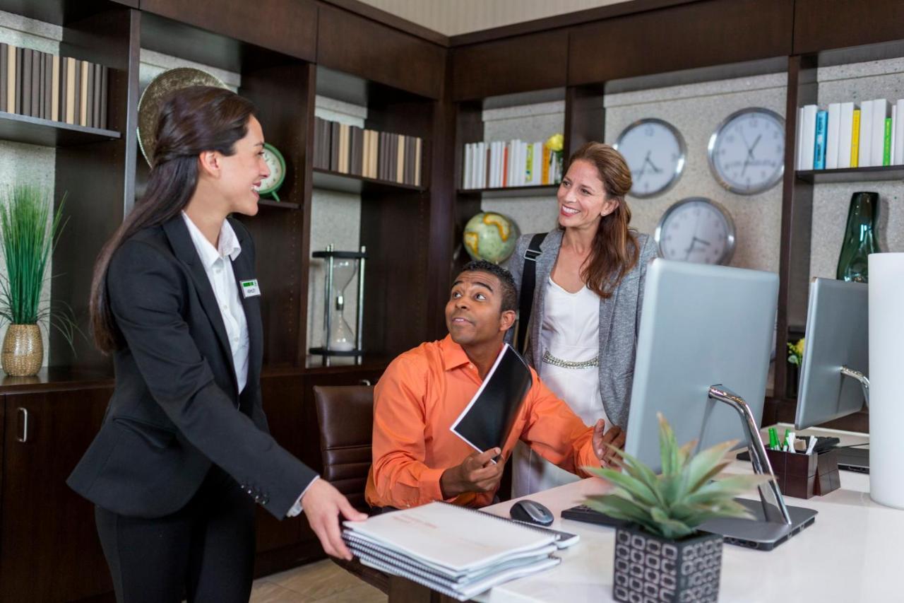 Holiday Inn Queenstown Frankton Road By Ihg Bagian luar foto