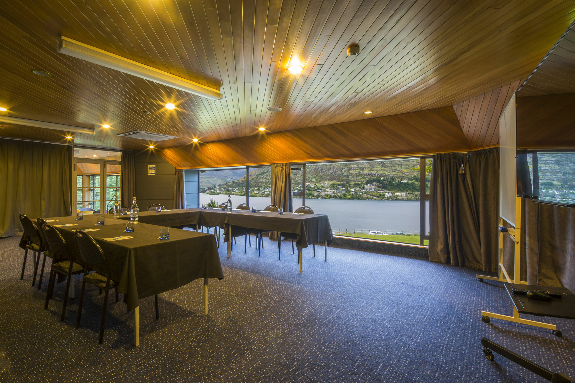 Holiday Inn Queenstown Frankton Road By Ihg Bagian luar foto